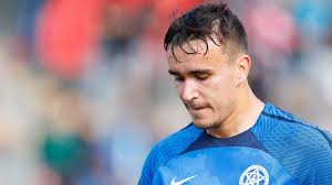 Calzona je veľký pedant. Nie som typ, ktorý sa po kritike zosype, vraví  útočník Dávid Strelec