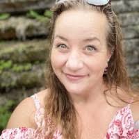 Tess Haney's Instagram, Twitter & Facebook