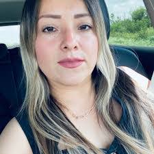 Lorena Pina's Instagram, Twitter & Facebook