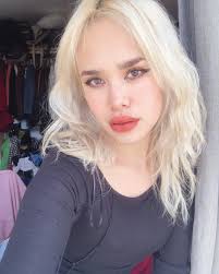 pensando seriamente en volver a ser rubia así ✨💁🏼‍♀️ de enero 2023