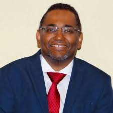 وقعوا علي عريضة المطالبة باطلاق سراح العميد عبدالعزيز خالد عثمان