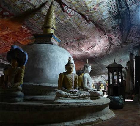 Dambulla Cave Temple (Alone at Sunrise)