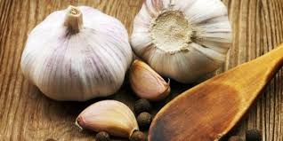 Bawang putih tunggal diketahui mempunyai senyawa yang lebih tinggi dibandingkan dengan bawang putih yang biasa. 6 Keuntungan Makan Bawang Putih Saat Perut Kosong