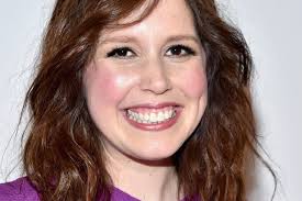 Vanessa Bayer, Bobby Moynihan to say goodbye to 'SNL' tonight