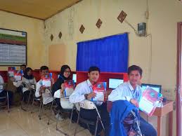 Pada artikel kali ini saya akan menshare mengenai soal untuk ujian baik itu digunakan untuk ujian tengah semester maupun ujian akhir soal desain grafis percetakan. Lkp Bmc Pandeglang Banten Uji Kompetensi Pkk Desain Grafis 2018 Tahap 2