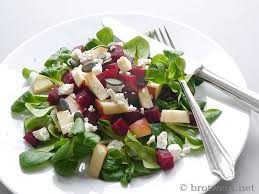 Rote Bete Salat Mit Feta Apfel Und Feldsalat Brotwein