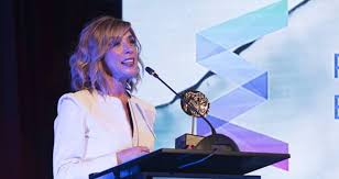 Maribel checa jurado actrices e. Eva Isanta Premio A La Mejor Actriz De Entretenimiento En Television Y Teatro Premios Radio Television