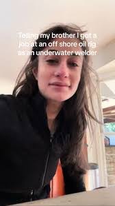 Katelyn Snell's Instagram, Twitter & Facebook