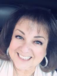 Renee Lowell's Instagram, Twitter & Facebook