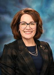 Laurie Summers's Instagram, Twitter & Facebook