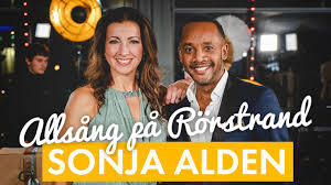 Putte nelsson är för många känd som en av pianisterna i svt:s program så ska det låta. Allsang Pa Rorstrand Julkonsert Med Sonja Alden Putte Nelsson Youtube
