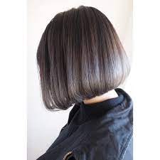 グレーパールのグラデーションカラー 地毛の黒髪を活かして中間から毛先にかけてブリーチをしてグラデーションに 帯廣美容所 担当アヤナ グラデーション グラデーションカラー wカラー ブリーチ スペシャルカラー ストリート グレーパール グレー シルバー