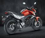 The honda hornet range first began in 1998, taking an old dependable cbr600f sportsbike engine and shoehorning it into a basic chassis to create the cb600f. Honda Cb Hornet 160r Price Specs Photos Mileage Top Speed