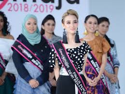 00:51 dewi azah, neelofa & sha mempromosikan pencarian dewi remaja yang akan ke udara 24 november di astro ria! Dewi Remaja 2019 Final Full