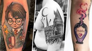 Harry james potter) — ədəbi personaj, ingilis yazıçı coan roulinq tərəfindən yazılmış romanlar seriyasının baş qəhrəmanı, sehrbaz. Harry Potter Die Schonsten Tattoos Zur Fantasy Reihe Stern De