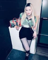 Příští rok předchozí rok 2021. Madonna Facebook