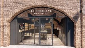 Kdy je místo le chocolat alain ducasse otevřené? Alain Ducasse To Open First Uk Chocolate Shop