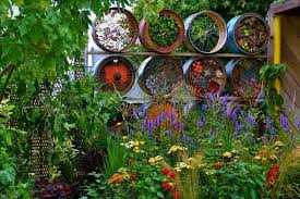 Mit hochwertiger gartendeko verleihen sie ihrem garten charakter und ausstrahlung, so dass er in unseren hektischen zeiten zu einem wundervollen rückzugsort und ruhepol wird. Sommer Diy Deko Ideen Fur Garten Und Terrasse