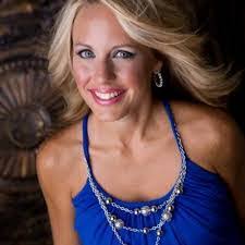 Tara Weck's Instagram, Twitter & Facebook