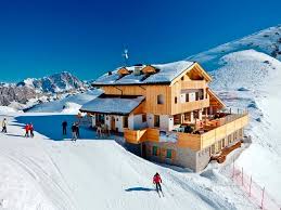 Cortina d'ampezzo official page #mycortina #cortinadampezzo @cortinadolomiti | tag your picture to give us the permission to repost! Cortina D Ampezzo Ski Snowboard Photos
