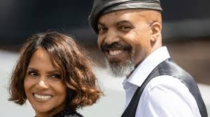 Halle Berry Defends Steamy Video in Bed With Boyfriend Van Hunt - Parade