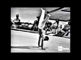 Il corpo libero, il volteggio, le parallele simmetriche, il cavallo, gli anelli e. 1960 Menichelli Bronzo Corpo Libero Olimpiadi Roma 1960 Youtube