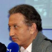 De 1964 à 1975, tout lui sourit. Michel Drucker Born September 12 1942 France Journalist Pilot Writer World Biographical Encyclopedia