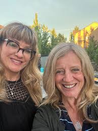 Lisa Wickstrom's Instagram, Twitter & Facebook