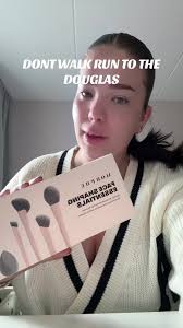 DONT WALK RUN TO THE DOUGLAS #dontwalkrun #tipsandtricks #douglas  #makeupbrushes @Douglas Cosmetics @Douglas Nederland @Morphe Cosmetics