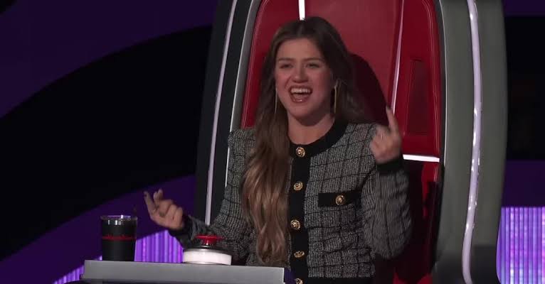 Hazel Gerson sings “Too Close” #thevoice #fyp #foryoupage #fypシ゚viral  #foryoupageofficiall