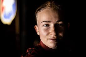 Försvararen Anna Larsdotter till ÖIS damlag