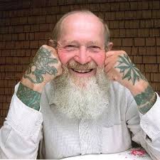 Nacido el 30 de diciembre de 1919 y trascendiendo el 30 de junio de 2010, Herbert  Hoffmann es un tatuador y fotógrafo alemán cuyo trabajo es parte de la  identidad de la