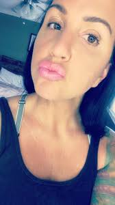 Alright, let's cut through the noise and get real about this online  business thing 👇 "Do I have to pay to start?" Yes. And no, it's not a  scam. It's a business.