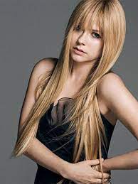 Avril lavigne just proved she's still devoted to her signature smoky eyeliner when she sported the same makeup look in her new music video for, i fell in love with the devil. get your first. Avril Lavigne No Makeup Makeunder Allure Magazine