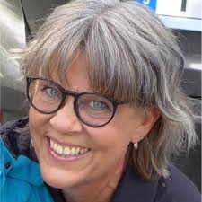 Det nya anställningsavtalet är nu påskrivet! 🍾 Att lämna ett jobb efter 16  år är en stor och känslosam förändring. Under dessa år har jag haft  möjlighet att växa, lära mig och