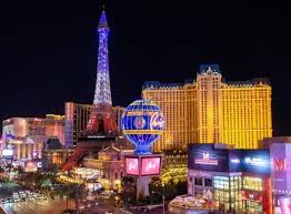 New Eiffel Tower Light Show Debuts At Paris Las Vegas Las Vegas Hotels Las Vegas Hotel Deals Paris Las Vegas