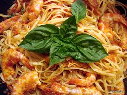 Όλα αυτά πριν εισαχθεί ως μόδα, σε λογική lifestyle, σε μια χώρα εξίσου θαλασσινή. Garidomakaronada Gia Dyo Demideli Agaphmenes Syntages