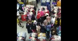 Ia menunjukkan selfie dengan caption 31 yang menunjukkan usia barunya. Salah Satu Toko Busana Di Kabupaten Bandung Beroperasi Menyebabkan Kerumunan Warga Prfm News