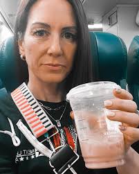 The last 2 months have been rough for me for so many reasons… 👇🏻  Employees leaving. Canceled vacation with @coachderz 2 sick children the  entire week before Christmas. A Christmas that was