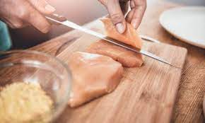 Olahan nasi unik ini pakai ayam rebus dan tomat, sebagai bahan utamanya. 5 Tips Masak Ayam Tanpa Minyak Masak Apa Hari Ini
