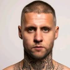 Robyn Mackay (@_robynelizabeth)