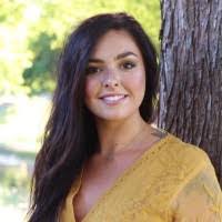 Danielle Denney's Instagram, Twitter & Facebook