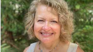 Faculty and staff awards presented during All Campus Day meeting