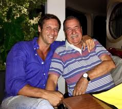 João carlos serra ferreira pereira (born 11 april 1965) is a portuguese football coach and former player who is manager of swiss club grasshopper. Jose Carlos Pereira Festeja 74 Âº Aniversario Do Pai Selfie