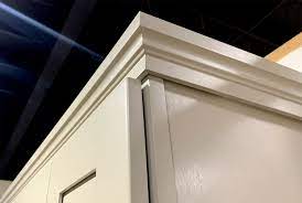 Crown molding 52º/38º angle router bit. Classic White Shaker Cm2 Crown Molding Greencastle Cabinetry