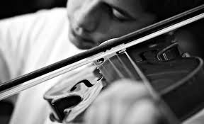 Here's how to hold the bow, and some bowing exercises for getting started with playing the fiddle. Everything You Need To Know About The Violin Bow Mcneela Music