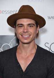 Matt Roman's Instagram, Twitter & Facebook