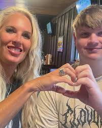 I had the honor to meet Mary last week. Mary runs The ROLL Foundation in  Aiken, South Carolina. She makes sure every kid, at a local elementary  school, gets a cupcake and