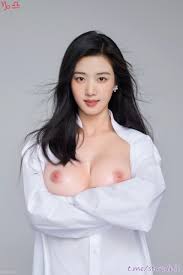 卢昱晓原图去衣系列-小蓝书