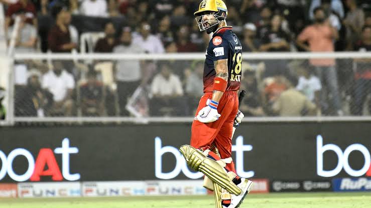 Virat Kohli makes history by becoming the first player to reach 7,000 runs for RCB